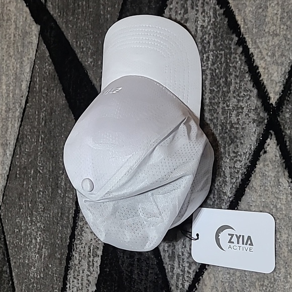 ZYIA ACTIVE EMBROIDERED WHITE CAMO MESH FITTED HAT - Picture 7 of 10